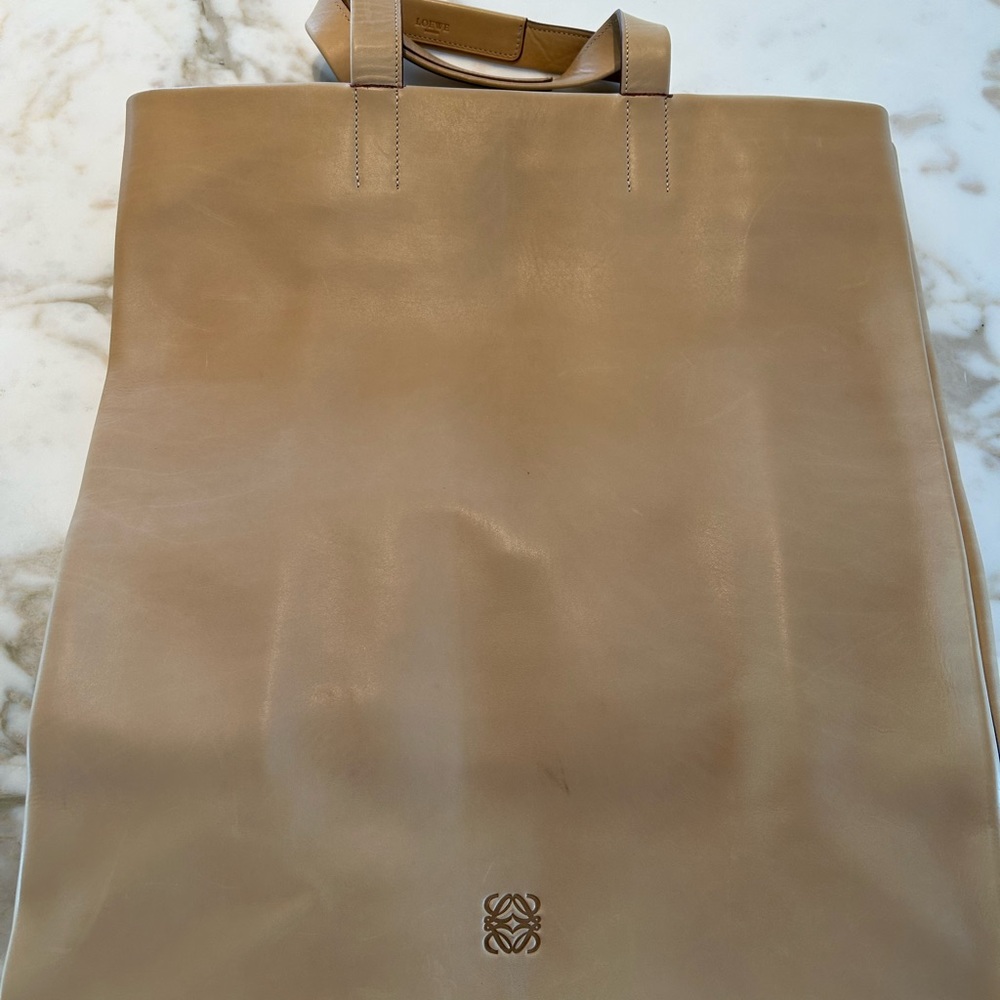 Loewe “papelle” tote bag. Collectors item. Leather.